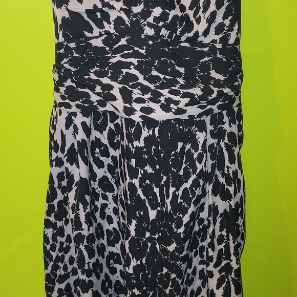 Dress - Picture 5 of 5